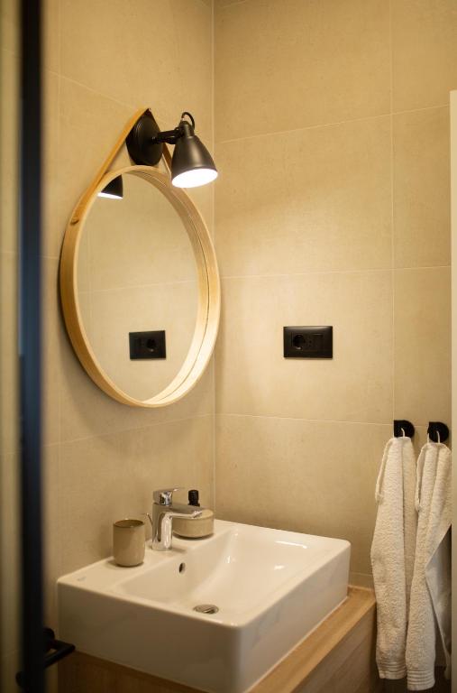 Koupelna v ubytování Seaside Elegance Suites