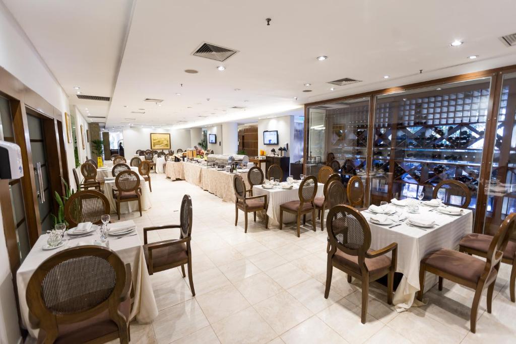 Restaurace v ubytování Crowne Plaza Asunción by IHG