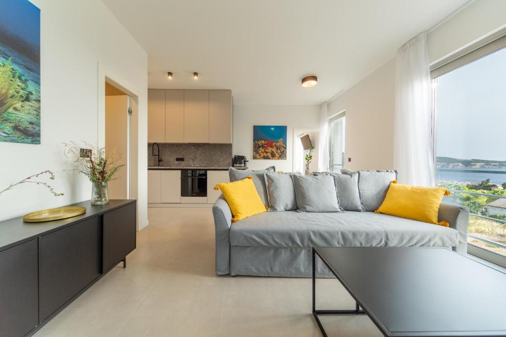 Kuchyň nebo kuchyňský kout v ubytování Seaside Elegance Suites