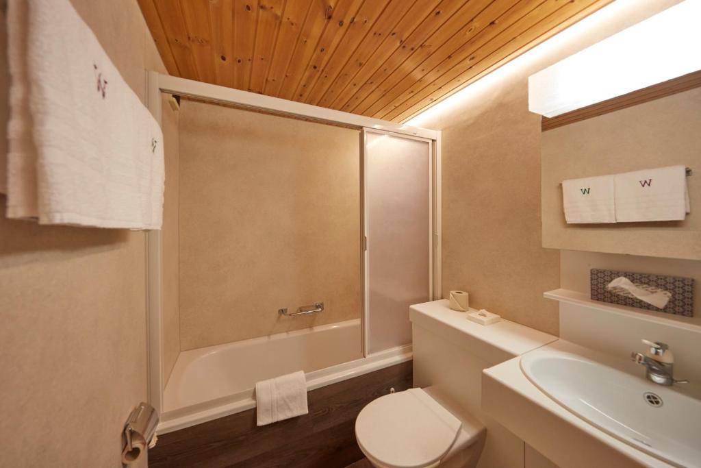 Koupelna v ubytování Hotel Waldhaus