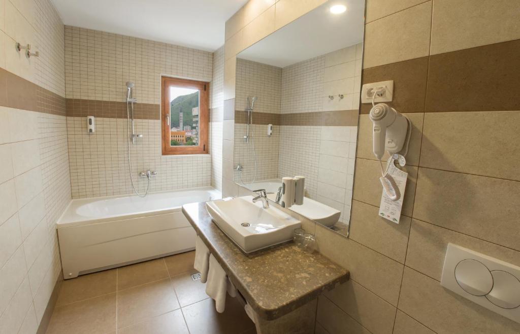 Koupelna v ubytování Hotel Mostar