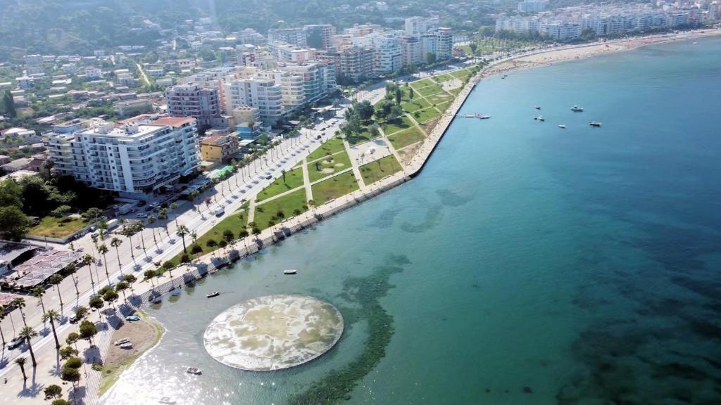 Apartment on the Beach - Image 9