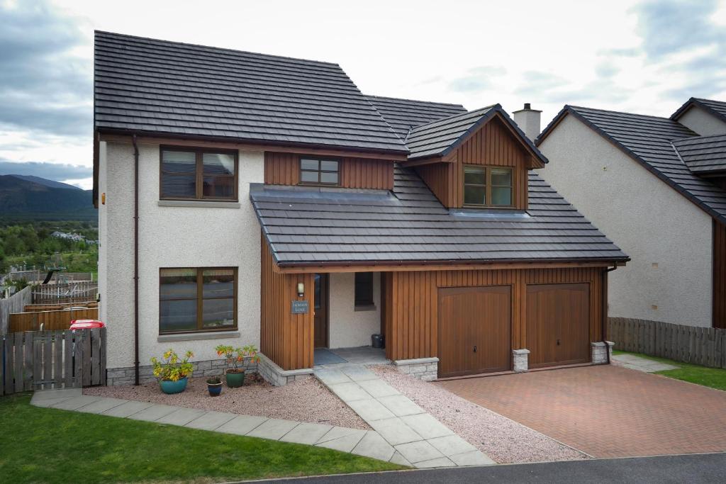 Snowmass Lodge - hot tub in Aviemore - Casa De Vacaciones