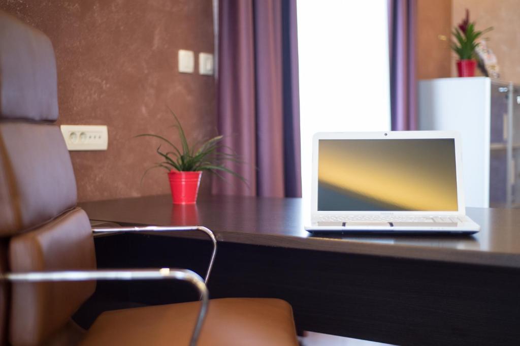 TV a/nebo společenská místnost v ubytování Hotel Mostar