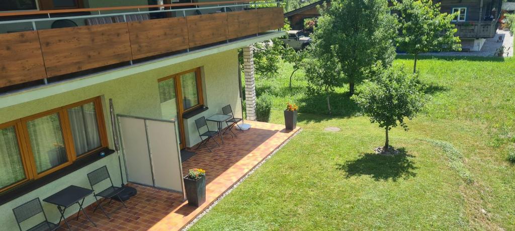 A garden outside Appartement Dallavia