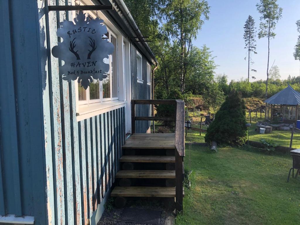 Zahrada ubytování Rustic Haven Bed and Breakfast near Klarälvsbanan and Swimming area