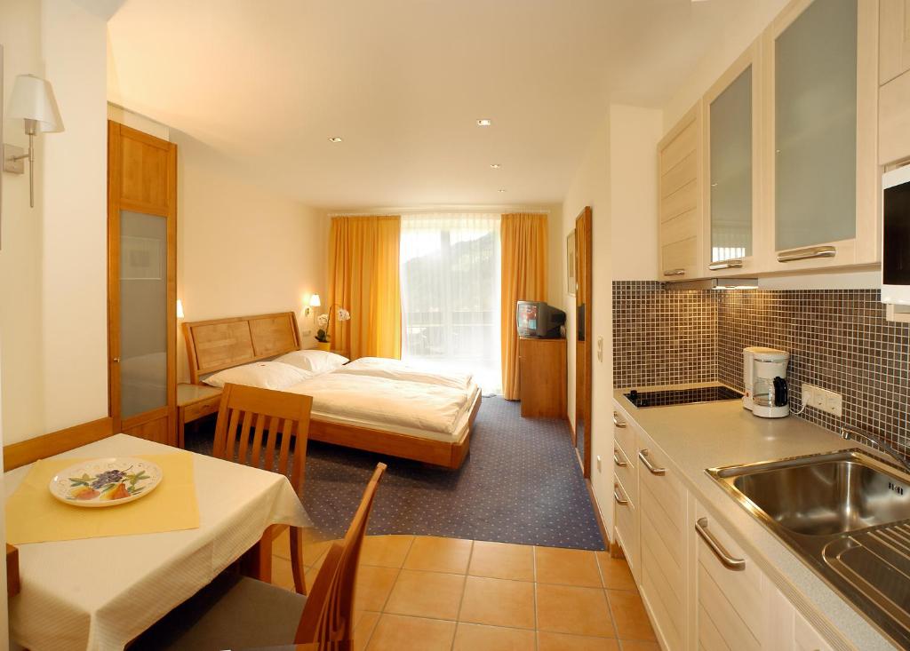 Aparthotel Tritscher - 1