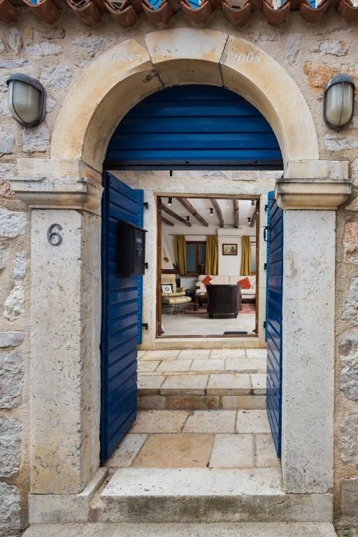 Harbour Holiday Home \