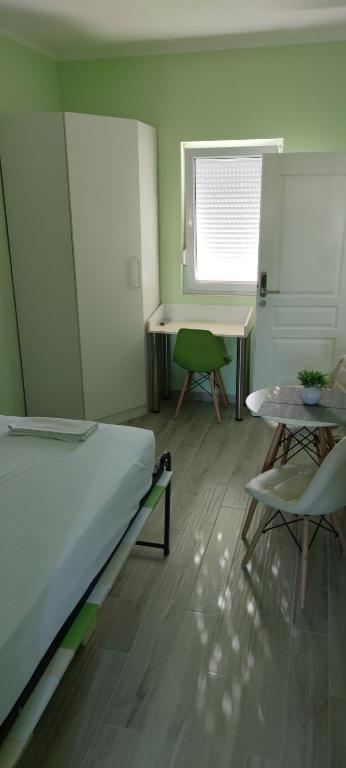 Cinema House Single & Double Rooms & Studio Apartments - Studio