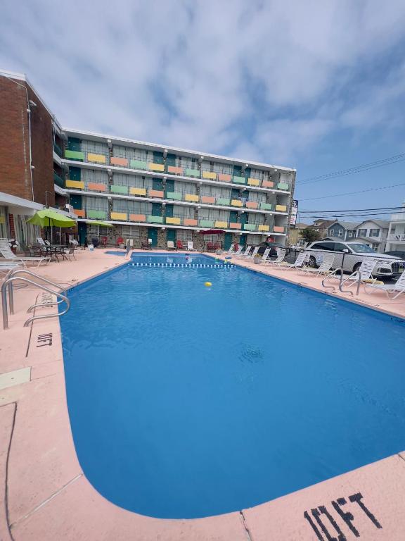 Bazén v ubytování Skyview Manor Motel nebo v jeho okolí