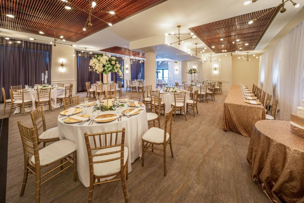 Courtyard by Marriott Calgary South - Resim 33