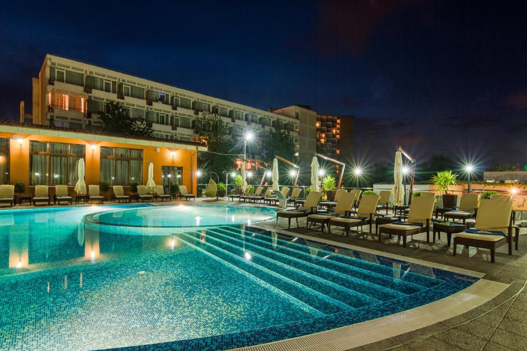 Bazén v ubytování Hotel Saturn nebo v jeho okolí