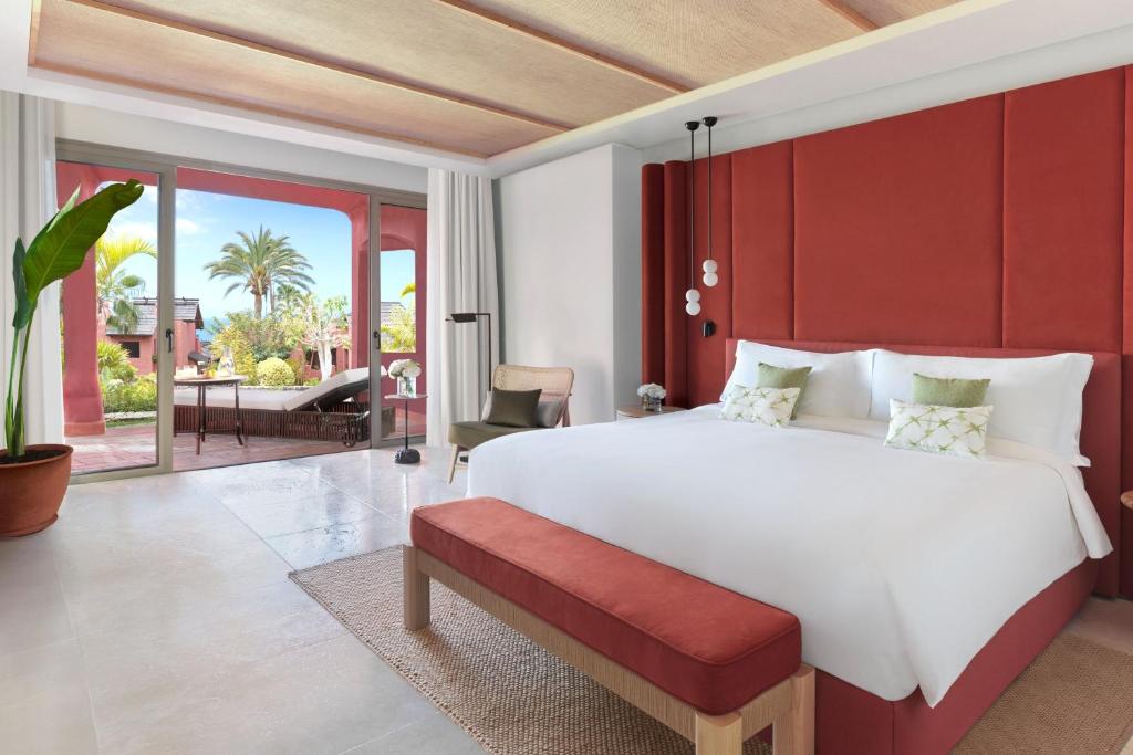 Cama o camas de una habitación en The Ritz-Carlton Tenerife, Abama