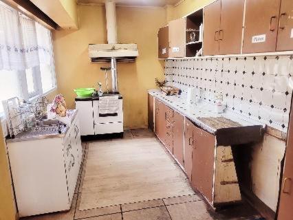 Kuchyň nebo kuchyňský kout v ubytování Eliodoro Yañez Casa o chalet