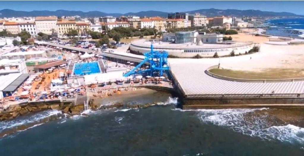 Scoglio della Regina, NUOVO, fronte mare, vicino al porto, Livorno – Prezzi  aggiornati per il 2023