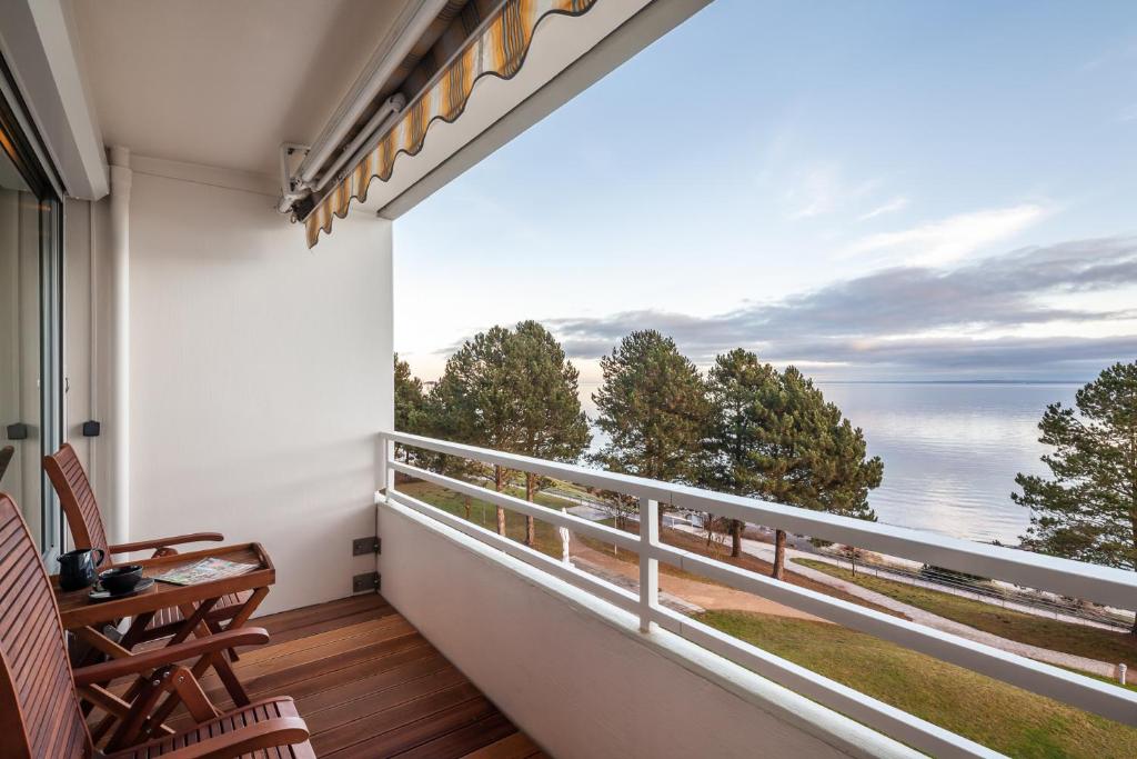 En balkon eller terrasse på Traumblick, Apartment in Strandlage mit erstklassigem Meerblick