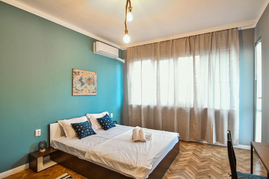 Легло или легла в стая в Nauticus flat Varna center