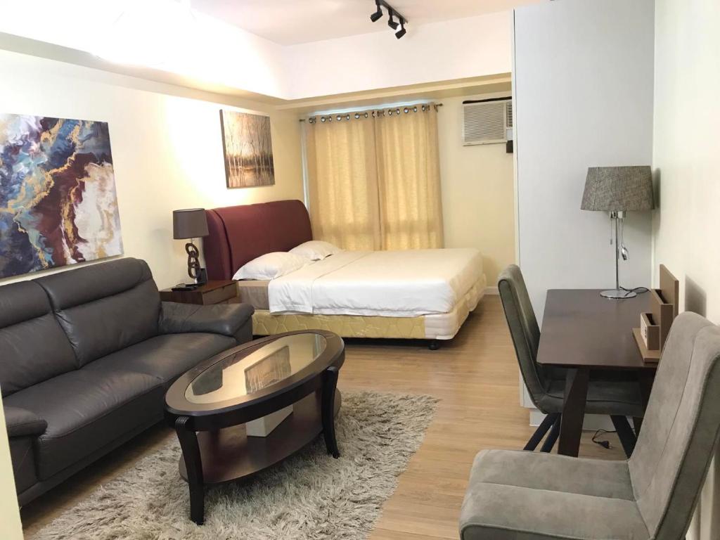 Davao Central Suites - King Studio
