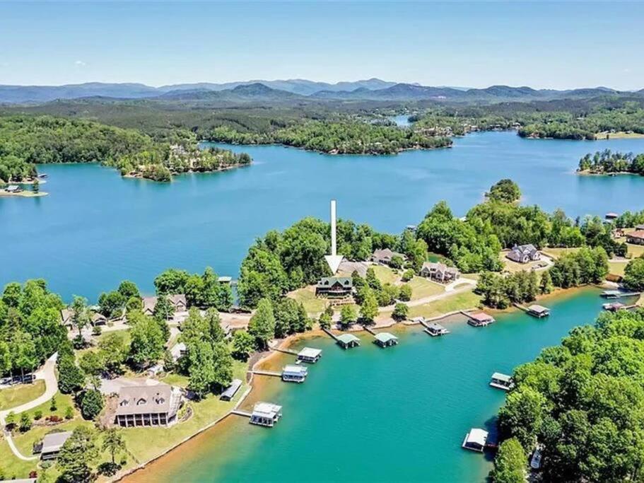 Lake Keowee Beach Club Cabin, Six Mile (updated prices 2024)