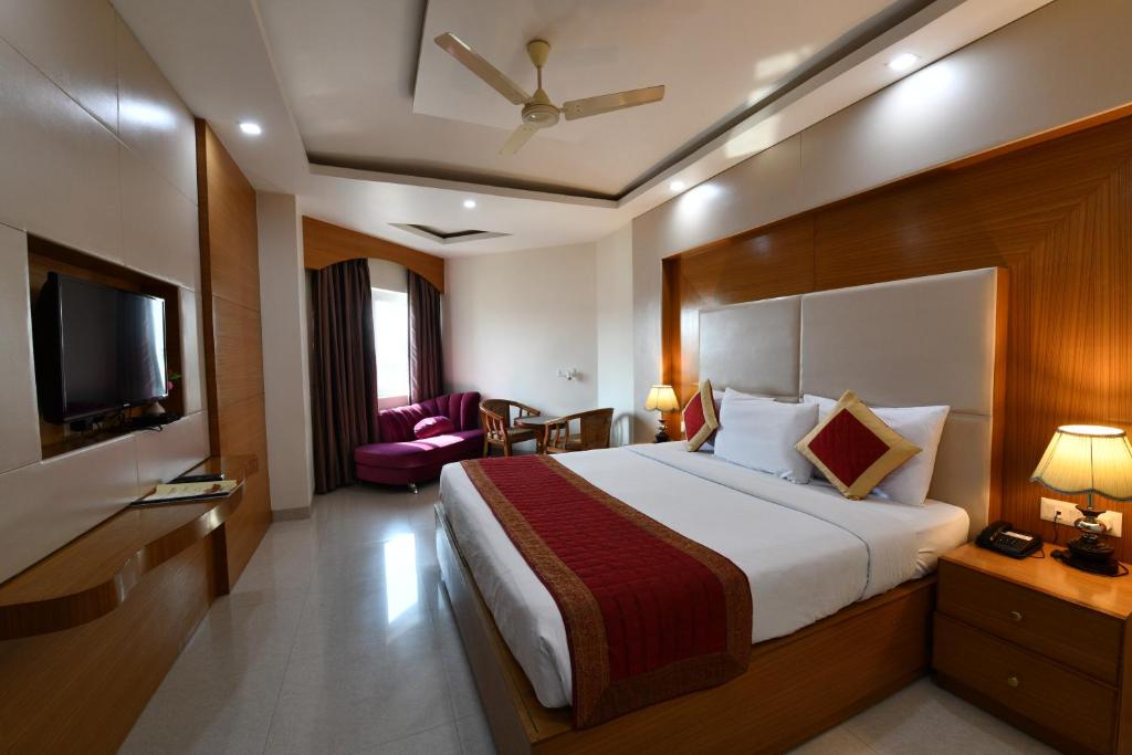 HOTEL ANAND INTERNATIONAL - Deluxe Suite