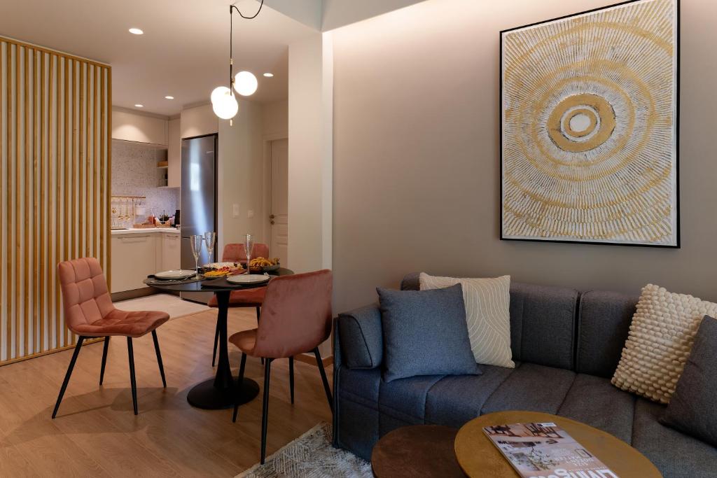 Acropolis Deluxe 1BR Apartment