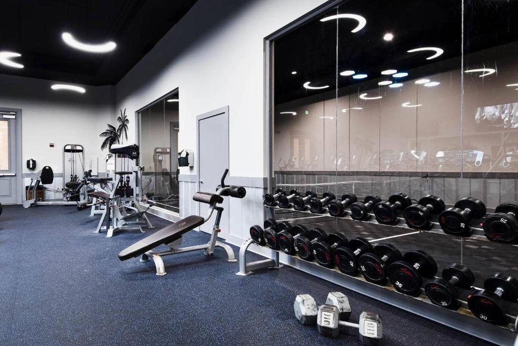 Fitness centrum a/nebo fitness zařízení v ubytování Palms Resort #2613 Jr. 2BR