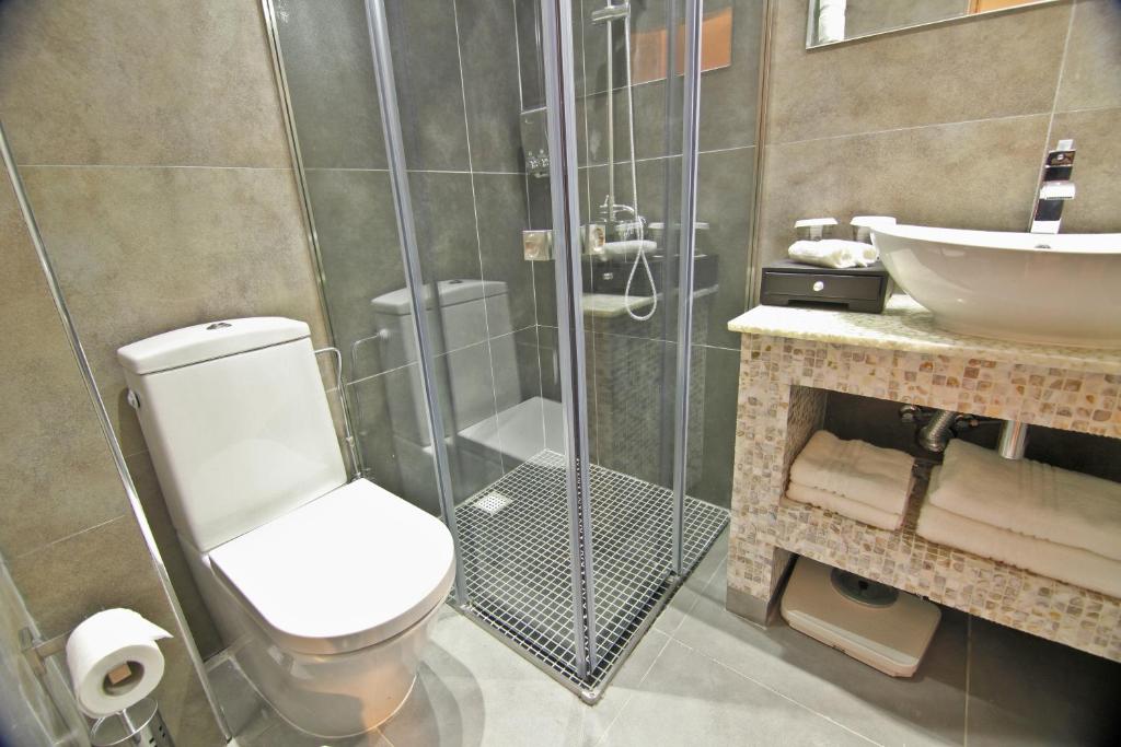 Koupelna v ubytování Achilleos City Hotel