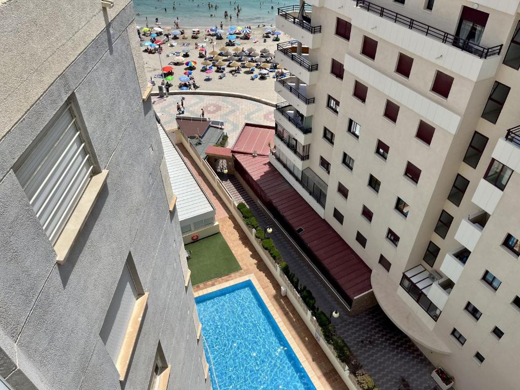 Primera línea con piscina en Calpe, Calpe – ceny ...