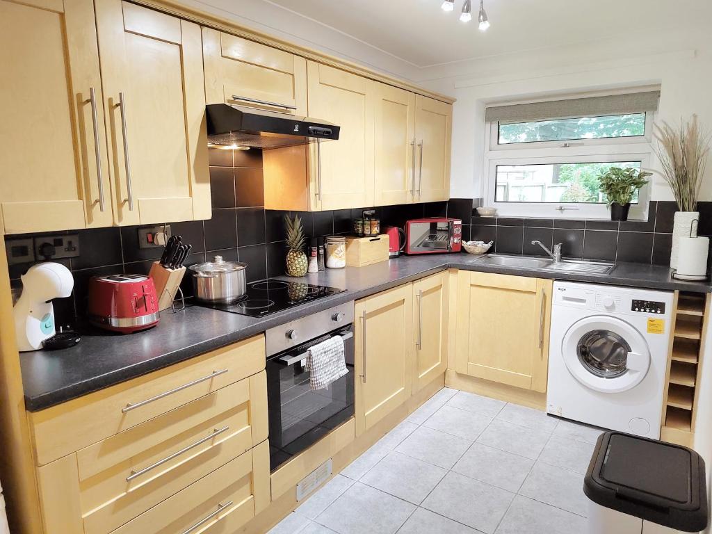 2 Single Beds, 1 BR Apartment 8