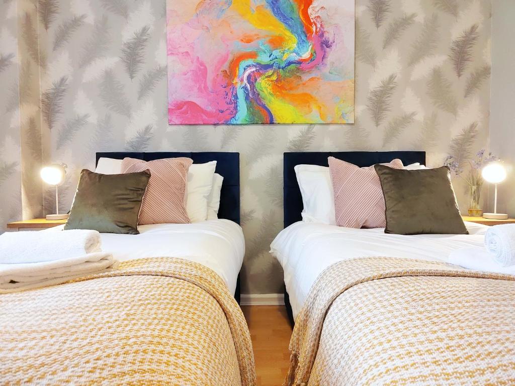 2 Single Beds, 1 BR Apartment 6