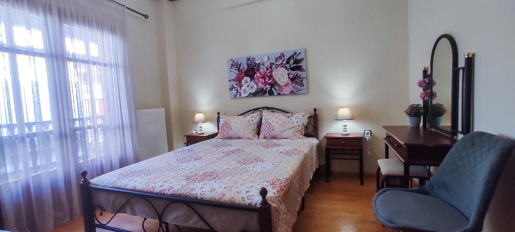 En eller flere senge i et værelse på ZeusPlace Litochoro Central Traditional House