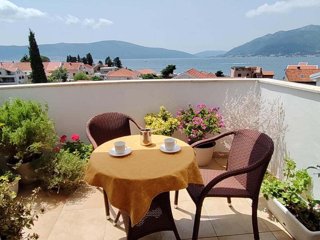 A balcony or terrace at Yana home