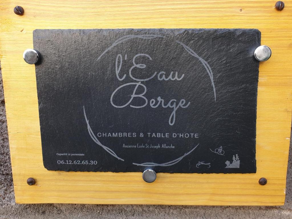 a chalkboard sign with the words u cant borge on it at L'Eau Berge - Relais Motards - GTMC & Tour des Vaches B&B in Allanche
