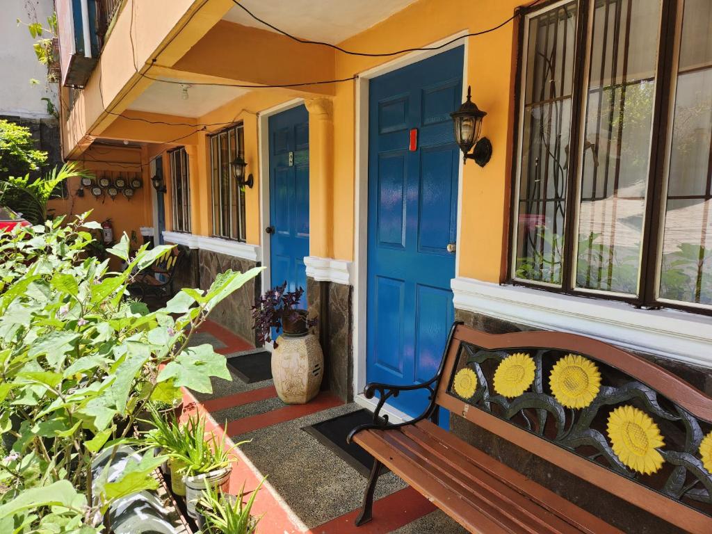 Balkón nebo terasa v ubytování Country Sampler Inn