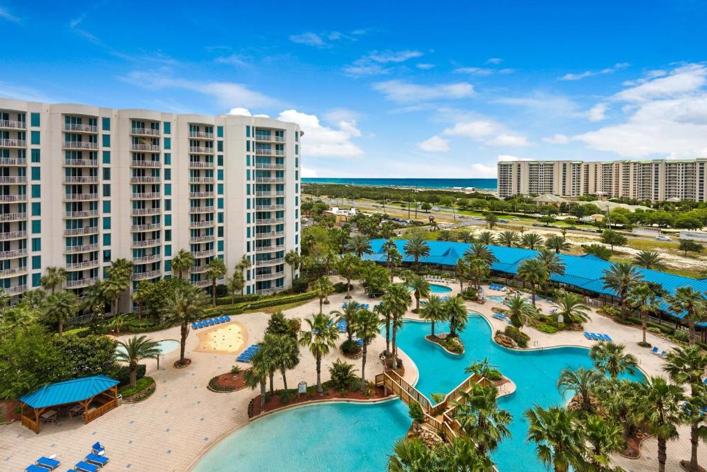 Bazén v ubytování Palms Resort 1406 Jr 2BR nebo v jeho okolí