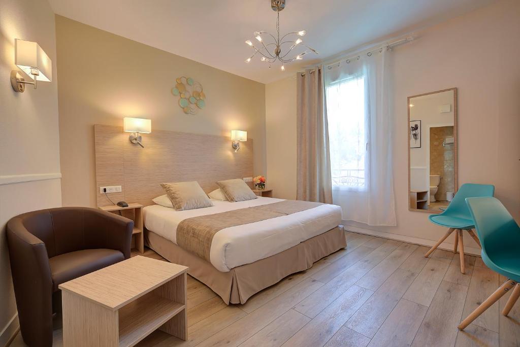 The Originals City, Hôtel de Bordeaux, Bergerac centre - Comfort Double Room With Air Conditioning