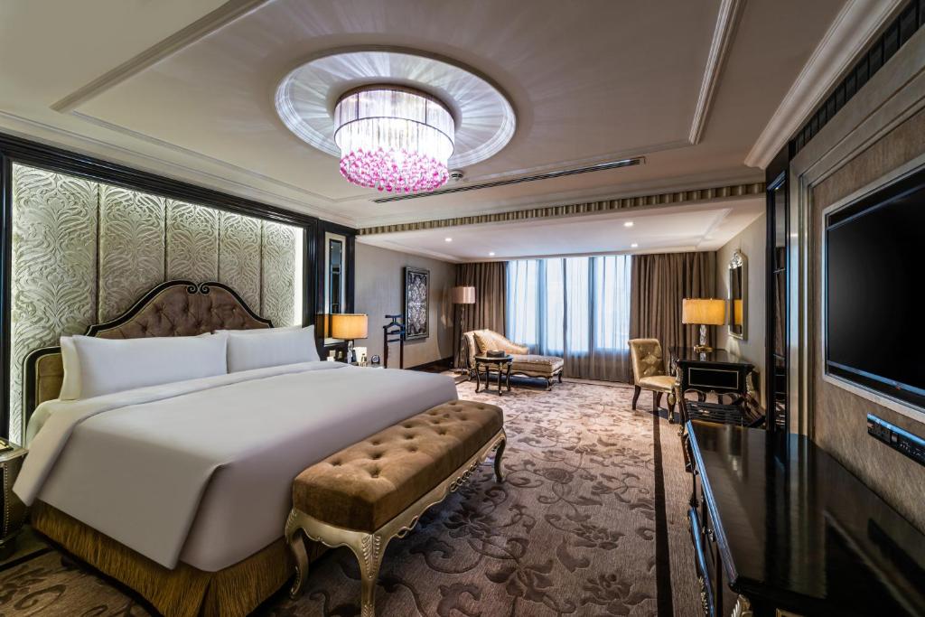 Postel nebo postele na pokoji v ubytování Narcissus Riyadh Hotel & Spa