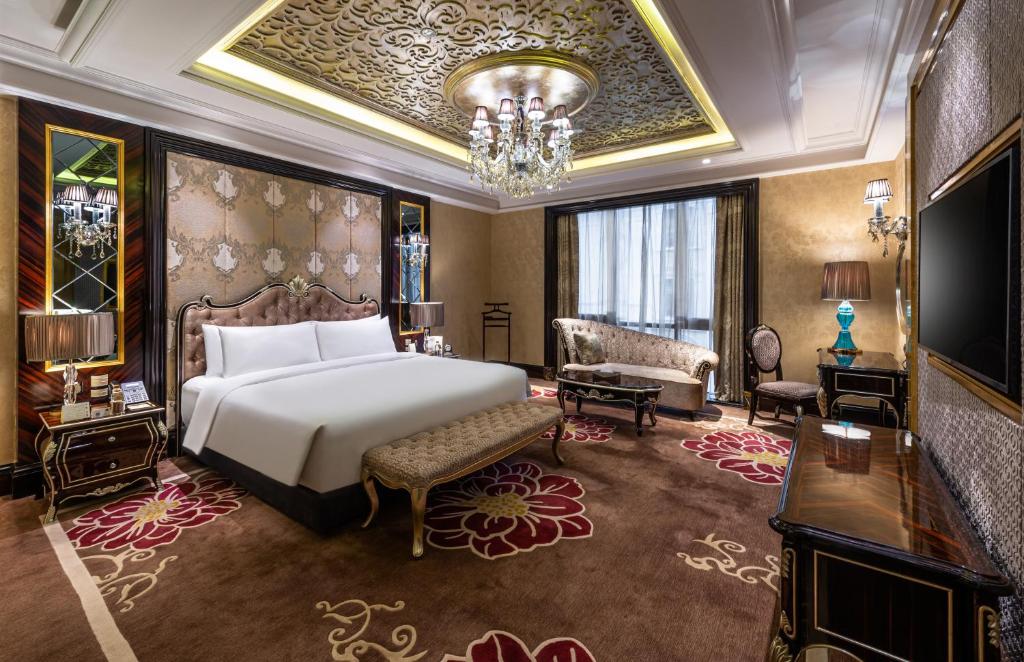 Postel nebo postele na pokoji v ubytování Narcissus Riyadh Hotel & Spa