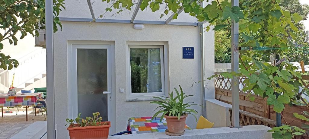 Beach House Split - 