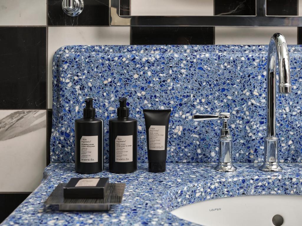 W Budapest - Resim 12