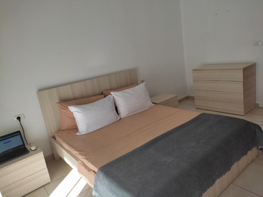 COMFY CITY CENTER APARTMENT - Imazhi 6