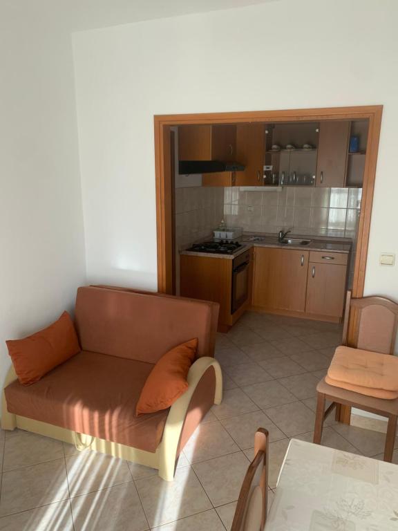 Kuchyň nebo kuchyňský kout v ubytování Sunce Mobile Homes & apartments