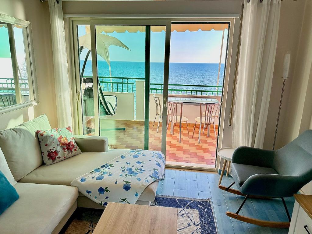 Summertime Luxury Apartment with amazing Sea View - Image 6