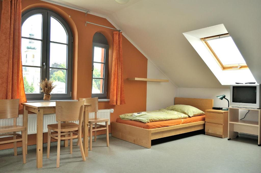 Hostel Lípa - Továrna - 四倍房间