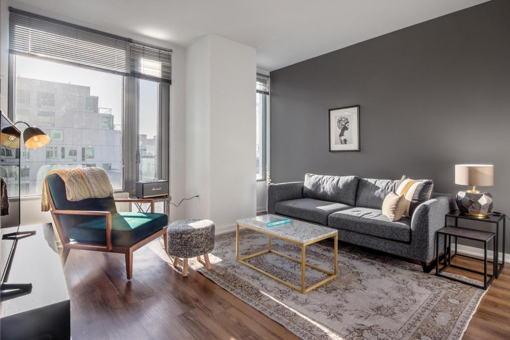 منطقة جلوس في SoMa 1BR w Gym Roofdeck WD nr Muni BART SFO-246