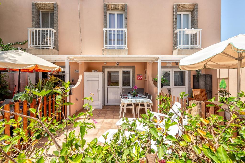 Tòa nhà nơi căn hộ tọa lạc