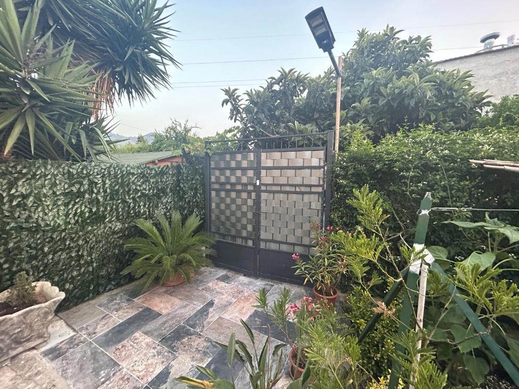 Ogród w obiekcie Aromi di Sicilia Casa Vacanze