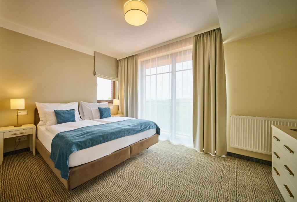 
Family Room with Balcony
