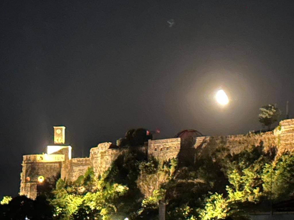 Fotografie z fotogalerie ubytování Guesthouse Mele v destinaci Gjirokastër