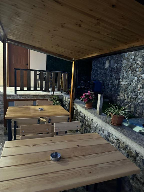 Fotografie z fotogalerie ubytování Guest House Shtëpiza Theth v destinaci Theth